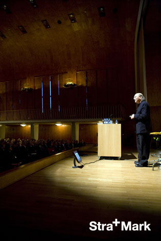 gallery/gal/Puhujat ja esitykset/GREENBERG3.jpg